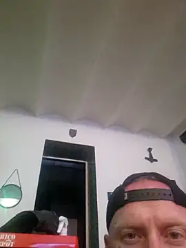 Snapshot of RomWoolf chatting on October 29, 9:51 pm RomWoolf online show from October 29, 9:51 pm