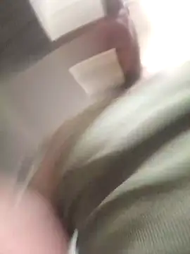 Snapshot of RomWoolf chatting on January 23, 5:42 pm RomWoolf online show from January 23, 5:42 pm