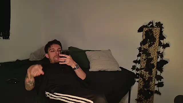 JackDesFeux online show from October 9, 6:51 am