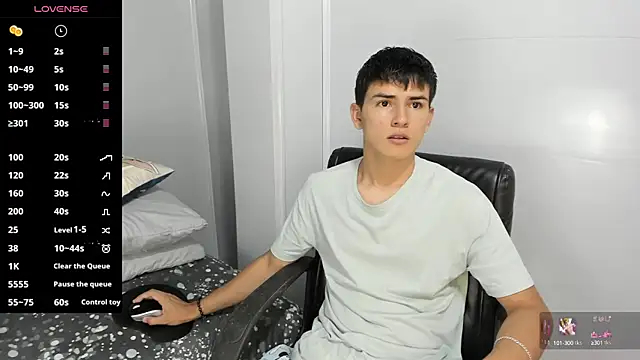 Jacobb Lee online show from December 17, 9:05 pm