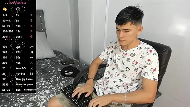 Jacobb Lee online show from December 26, 9:04 pm