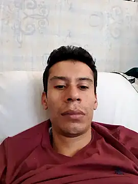 Snapshot of josehot151515 chatting on February 3, 4:41 pm josehot151515 online show from February 3, 4:41 pm
