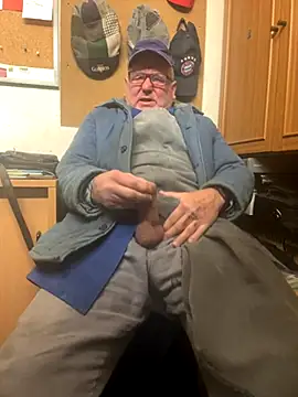 oldgayman online show from November 28, 6:38 am