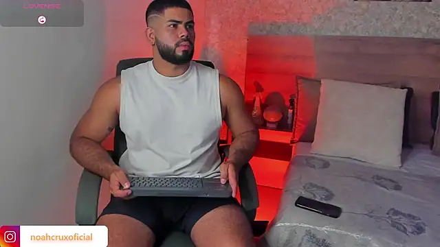Snapshot of noah_crux chatting on September 16, 7:58 pm noah crux online show from September 16, 7:58 pm