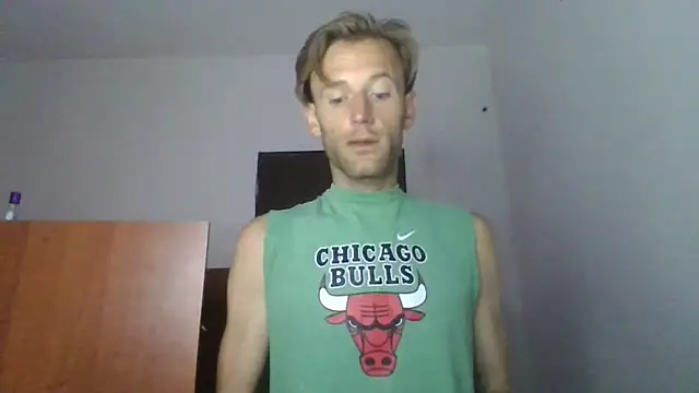 aquilesmade online show from October 31, 12:52 pm