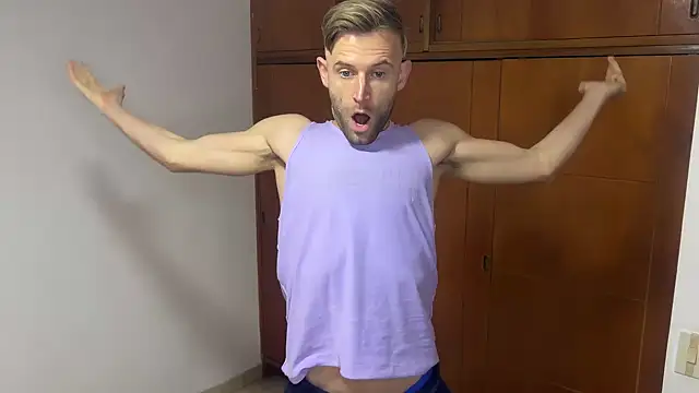 aquilesmade online show from December 8, 4:50 pm