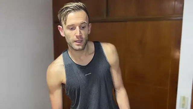 aquilesmade online show from December 30, 4:19 pm