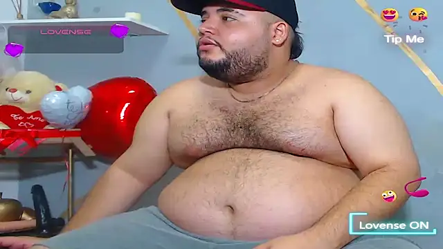 Snapshot of damian_chubby chatting on September 24, 8:51 pm damian chubby online show from September 24, 8:51 pm