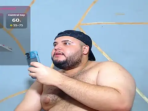 Snapshot of damian_chubby chatting on September 11, 5:50 am damian chubby online show from September 11, 5:50 am