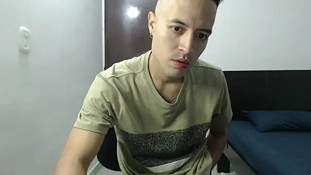 dimitriquiet05 online show from December 24, 4:11 am