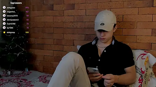 Snapshot of Ares_Dickson chatting on December 15, 7:13 am Ares Dickson online show from December 15, 7:13 am