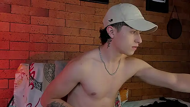 Snapshot of Ares_Dickson chatting on January 2, 3:05 am Ares Dickson online show from January 2, 3:05 am