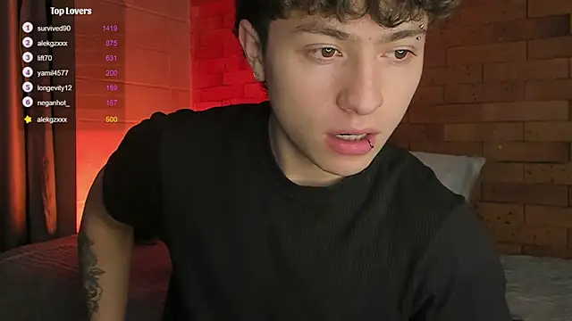 Snapshot of Ares_Dickson chatting on January 9, 2:33 am Ares Dickson online show from January 9, 2:33 am
