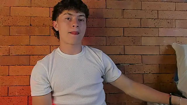 Snapshot of Ares_Dickson chatting on January 17, 3:23 am Ares Dickson online show from January 17, 3:23 am