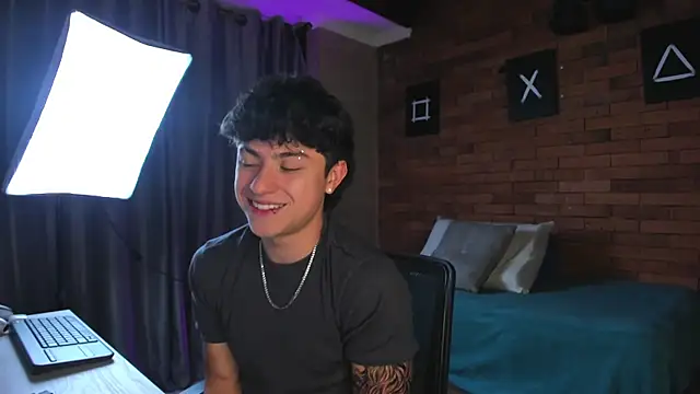 Snapshot of Ares_Dickson chatting on February 16, 3:26 am Ares Dickson online show from February 16, 3:26 am
