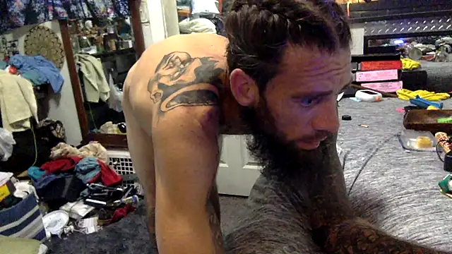 Snapshot of Robriguezxxx chatting on October 6, 7:13 am Robriguezxxx online show from October 6, 7:13 am