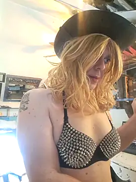 ditchwaterbitch online show from October 28, 3:58 pm