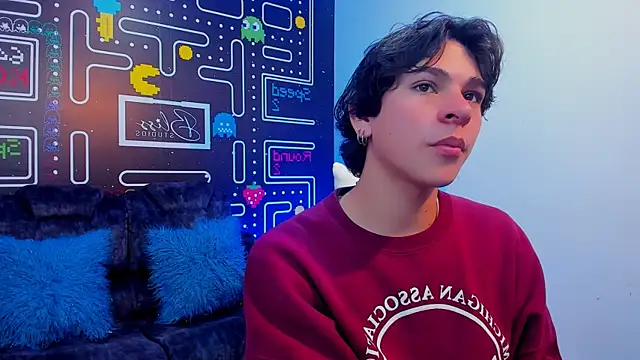 Luke Howland online show from December 3, 8:17 pm