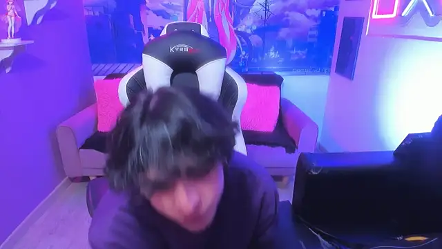 Luke Howland online show from December 10, 1:44 pm