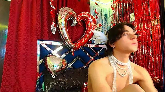 Luke Howland online show from February 14, 10:15 pm