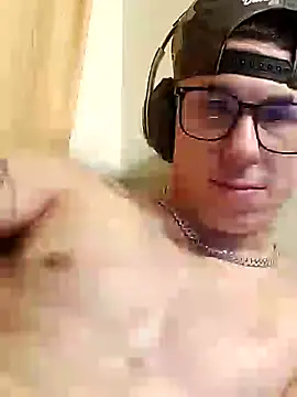 Snapshot of --D-a-D-D-y- chatting on January 13, 2:39 am --D-a-D-D-y- online show from January 13, 2:39 am