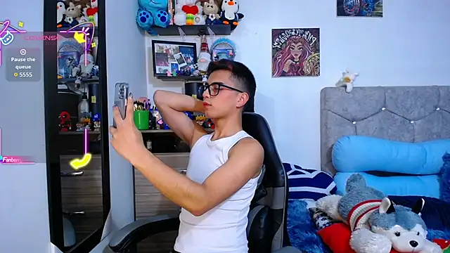 OwenBluee online show from February 27, 6:36 am