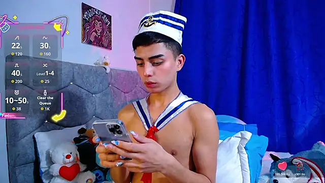 OwenBluee online show from October 26, 5:04 pm