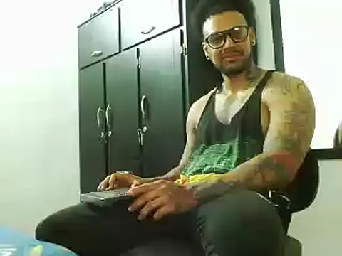 LewisStrong online show from October 1, 5:39 pm