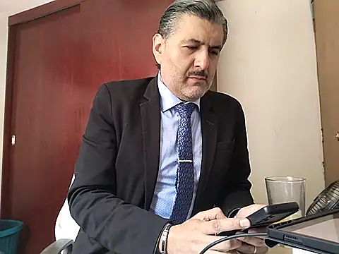 Snapshot of BushBator chatting on February 26, 7:58 pm BushBator online show from February 26, 7:58 pm