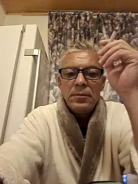 Picolo4111 online show from October 3, 2:16 am