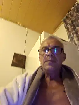 Picolo4111 online show from September 14, 6:54 pm