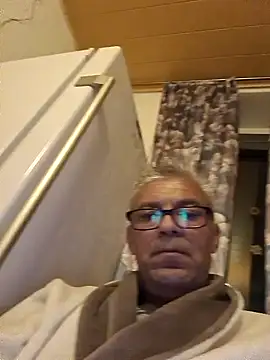 Picolo4111 online show from October 4, 2:27 am
