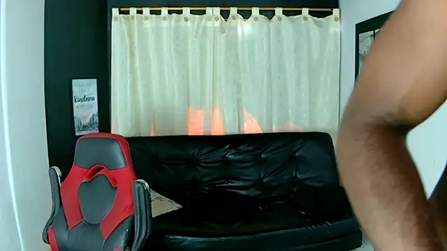 Snapshot of Black_indiian chatting on October 2, 2:21 pm Black indiian online show from October 2, 2:21 pm
