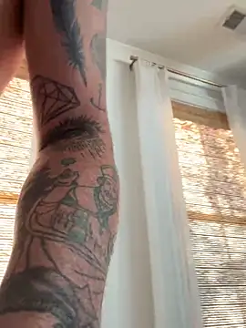 Snapshot of tennesseelads chatting on October 31, 8:56 pm tennesseelads online show from October 31, 8:56 pm