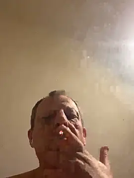 chubbybear2cum online show from October 13, 11:44 pm