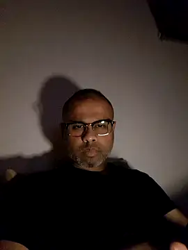 Snapshot of desi_black_cock chatting on December 2, 10:27 am desi black cock online show from December 2, 10:27 am