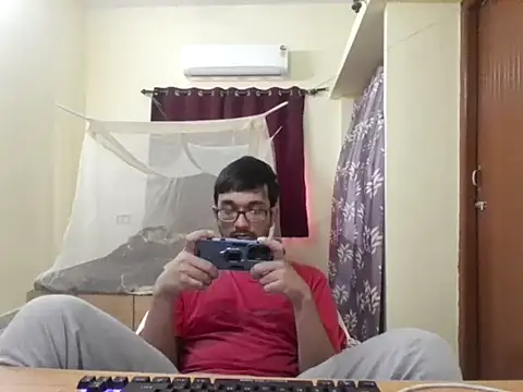 THE NAKED BOY online show from December 21, 5:59 am