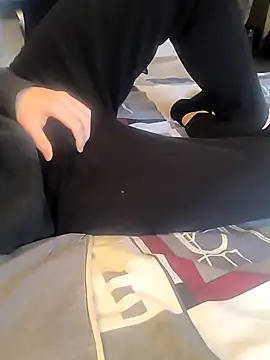 Snapshot of Naked_Ben chatting on January 9, 12:09 pm Naked Ben online show from January 9, 12:09 pm