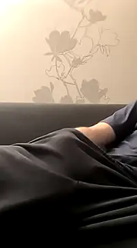 Snapshot of Naked_Ben chatting on December 28, 6:49 am Naked Ben online show from December 28, 6:49 am