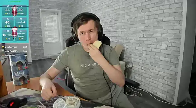 iliaskrislove online show from December 21, 9:33 am