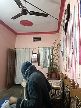 MeFeellove online show from November 29, 1:13 pm