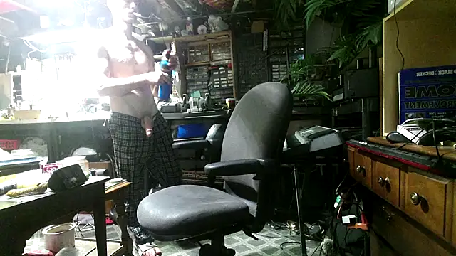 mrwinsalot88 online show from November 5, 11:45 am