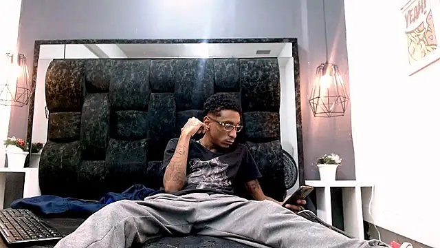 Jose Smoke online show from December 21, 6:55 pm