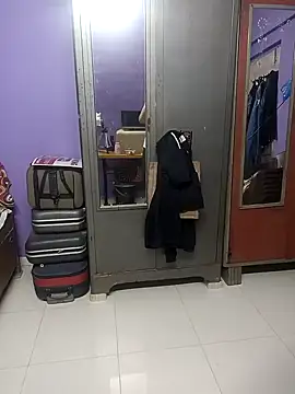 INDIAN PRINCE 01 online show from November 2, 5:50 pm