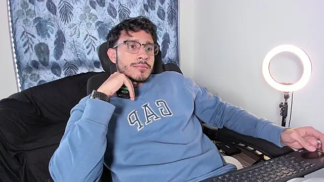 JayMarcos  online show from January 13, 11:25 am