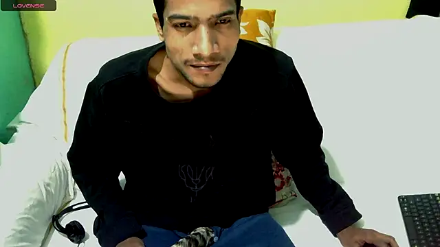 Snapshot of Alex_Suman25 chatting on December 8, 8:25 pm Alex Suman25 online show from December 8, 8:25 pm