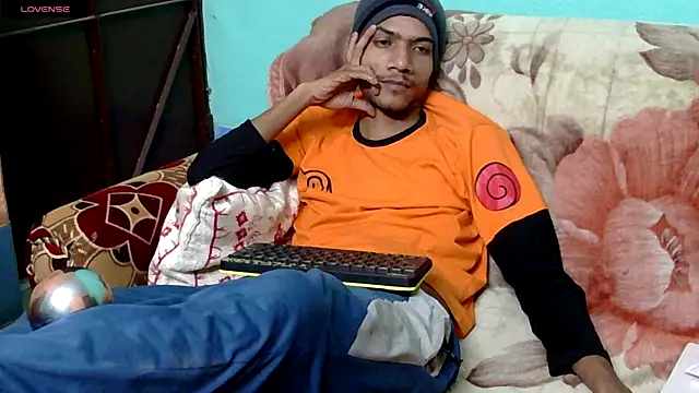 Snapshot of Alex_Suman25 chatting on December 30, 8:25 pm Alex Suman25 online show from December 30, 8:25 pm