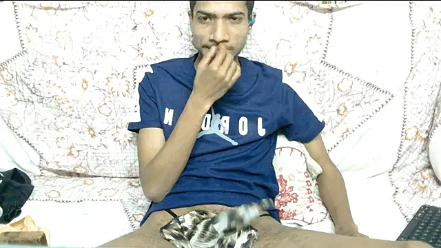 Snapshot of Alex_Suman25 chatting on February 14, 6:51 pm Alex Suman25 online show from February 14, 6:51 pm