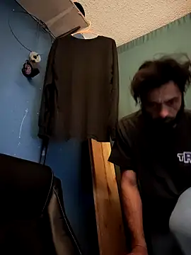 C8L3U online show from December 18, 8:31 am