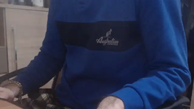 uncutguy01 online show from December 27, 6:57 am